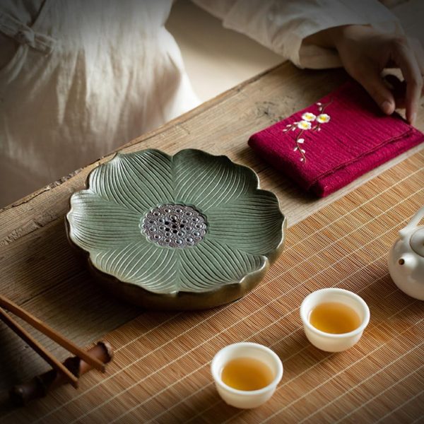 Ceramic Tea Serving Tray with Draining Board Retro Lotus Pattern Teapot Mat Coffee Table Tray Box with Water Storage for Kungfu Tea Set 20CM - Image 2